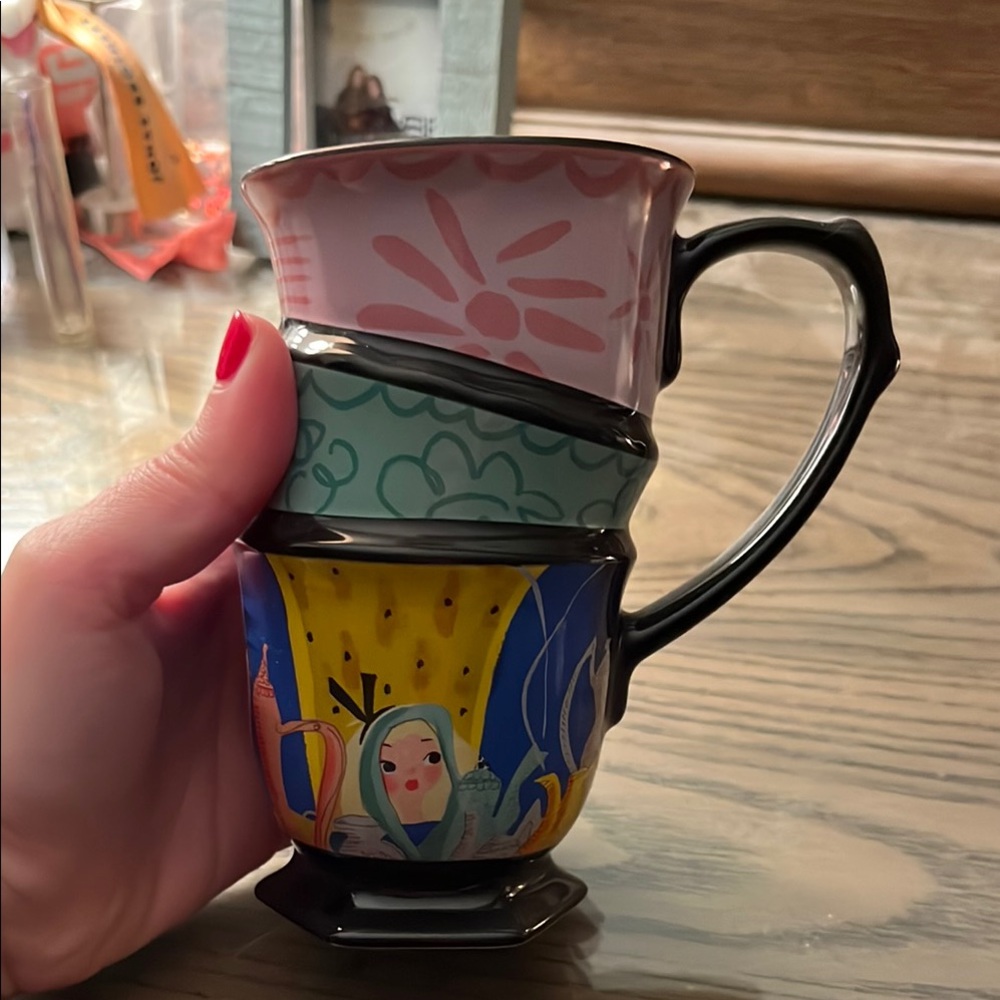 Disney parks Alice in wonderland mug brand new
